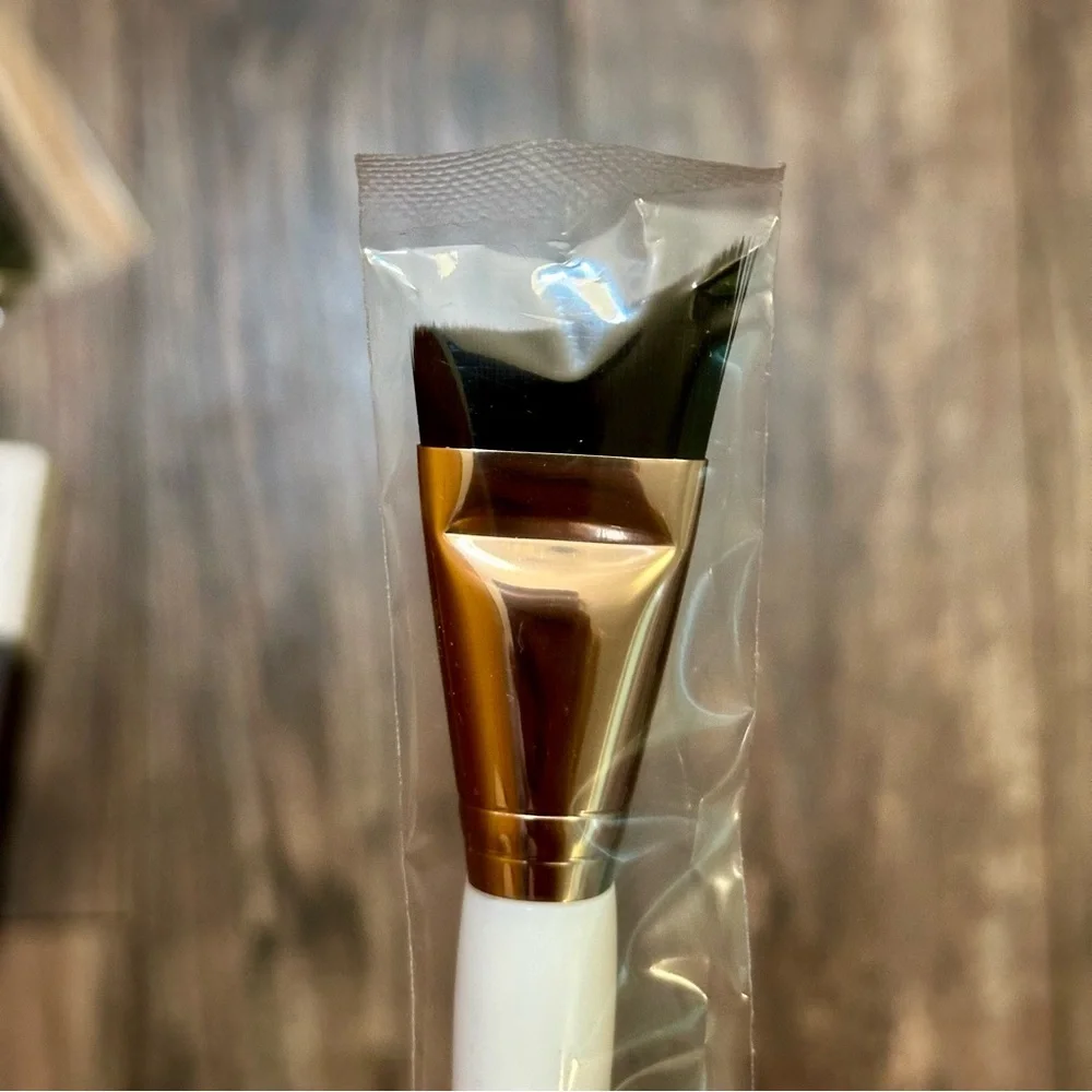 Bare Minerals Mask Essentials with mask smoothing brush and cloth BNIB